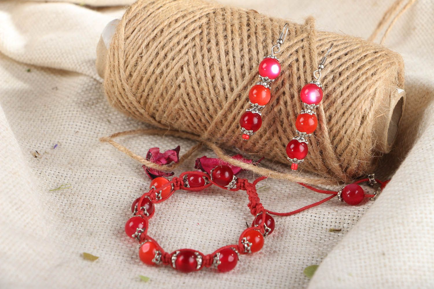 Bracelet and earrings of cherry color  photo 4