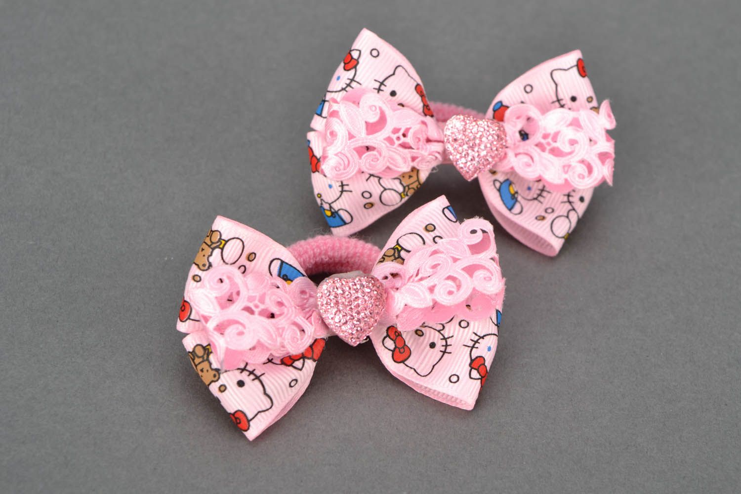 Pink scrunchies with bows photo 3