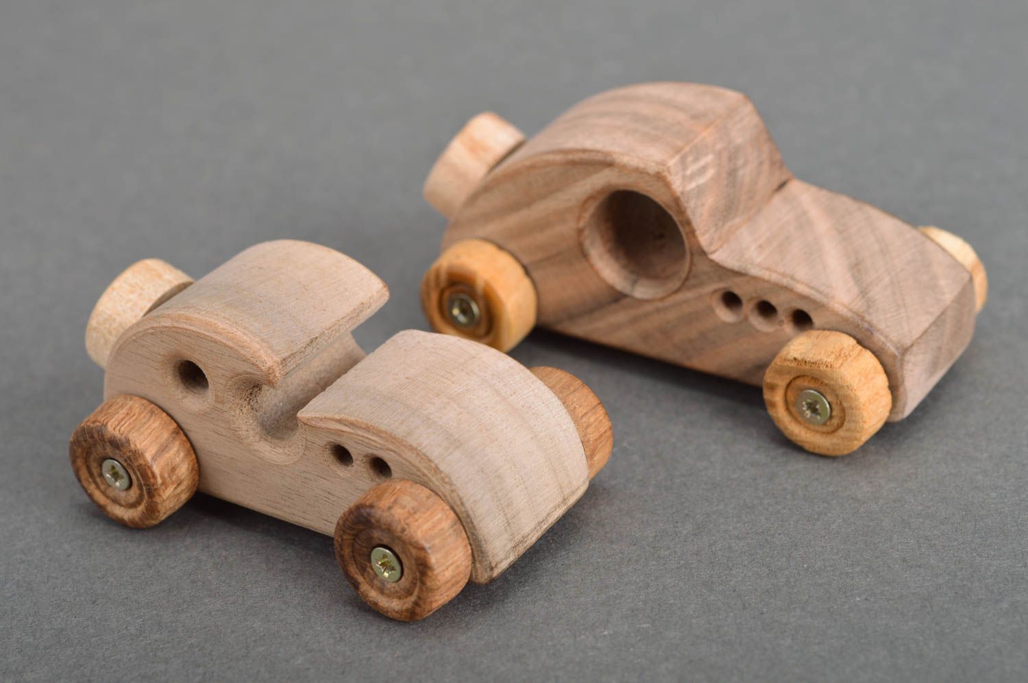 Jouets voitures en bois petits écologiques faits main 2 pièces pour enfant photo 4