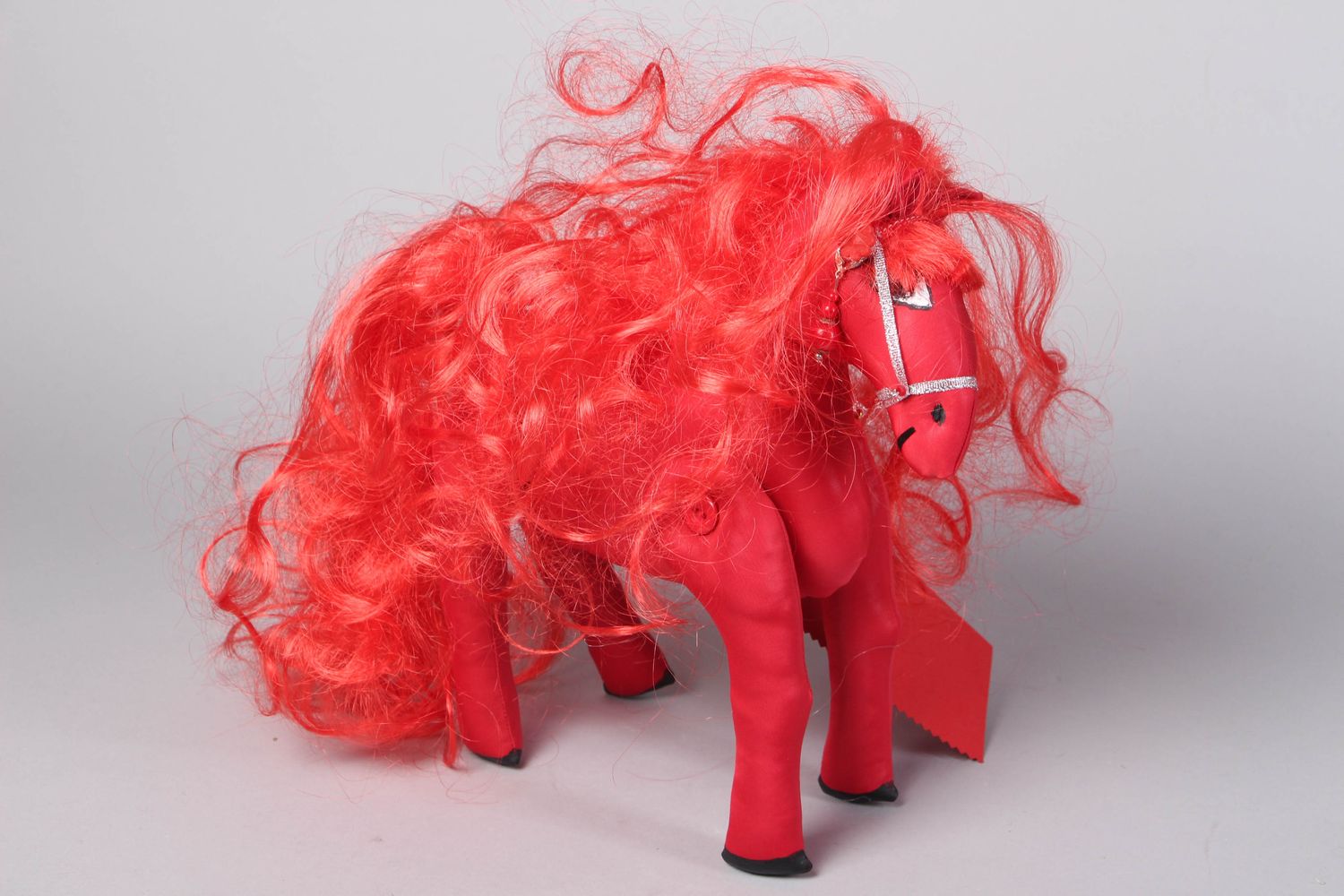 Designer Stofftier Pferd in Rot foto 1