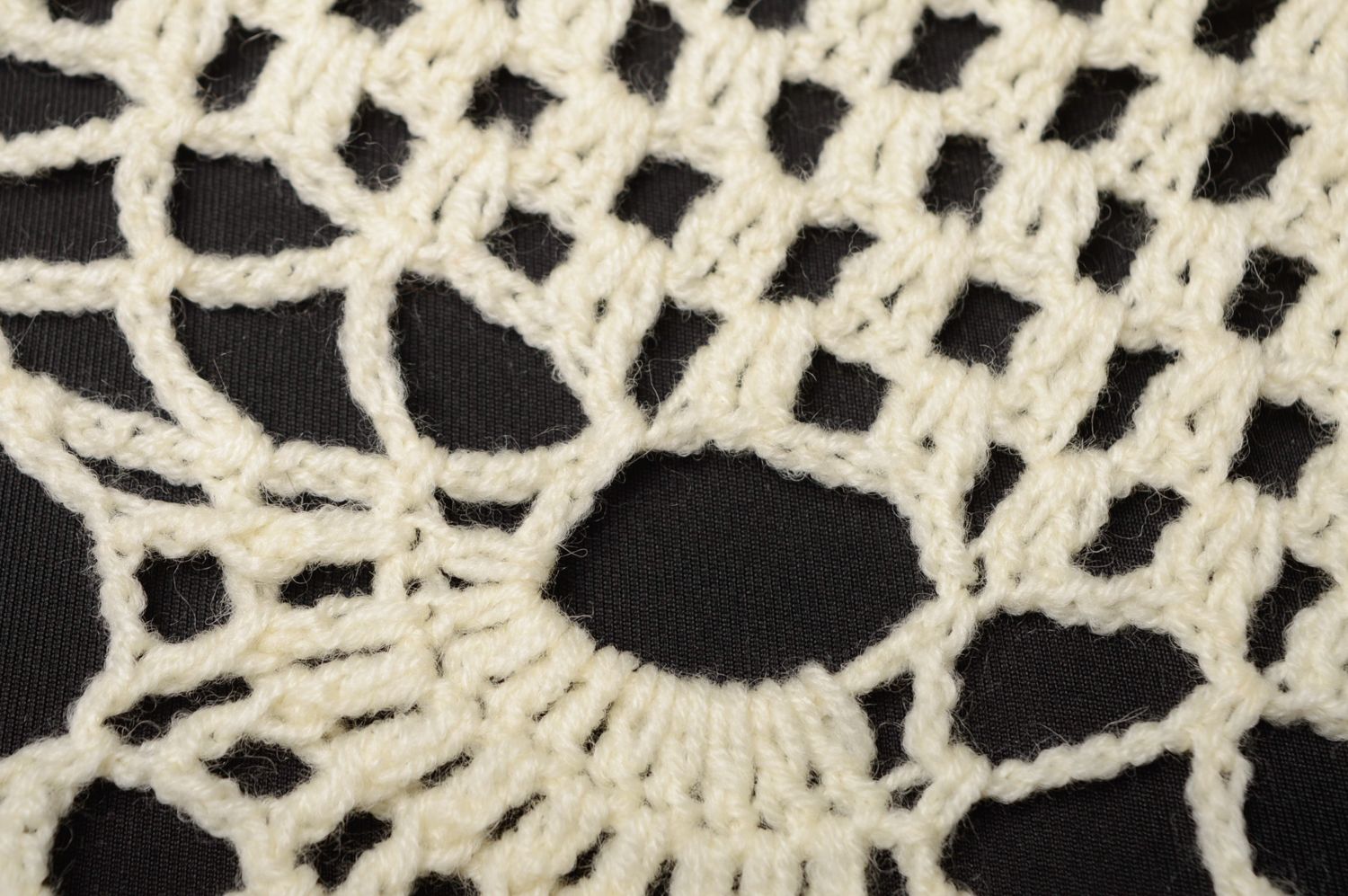 Beautiful large lacy crochet shawl photo 2