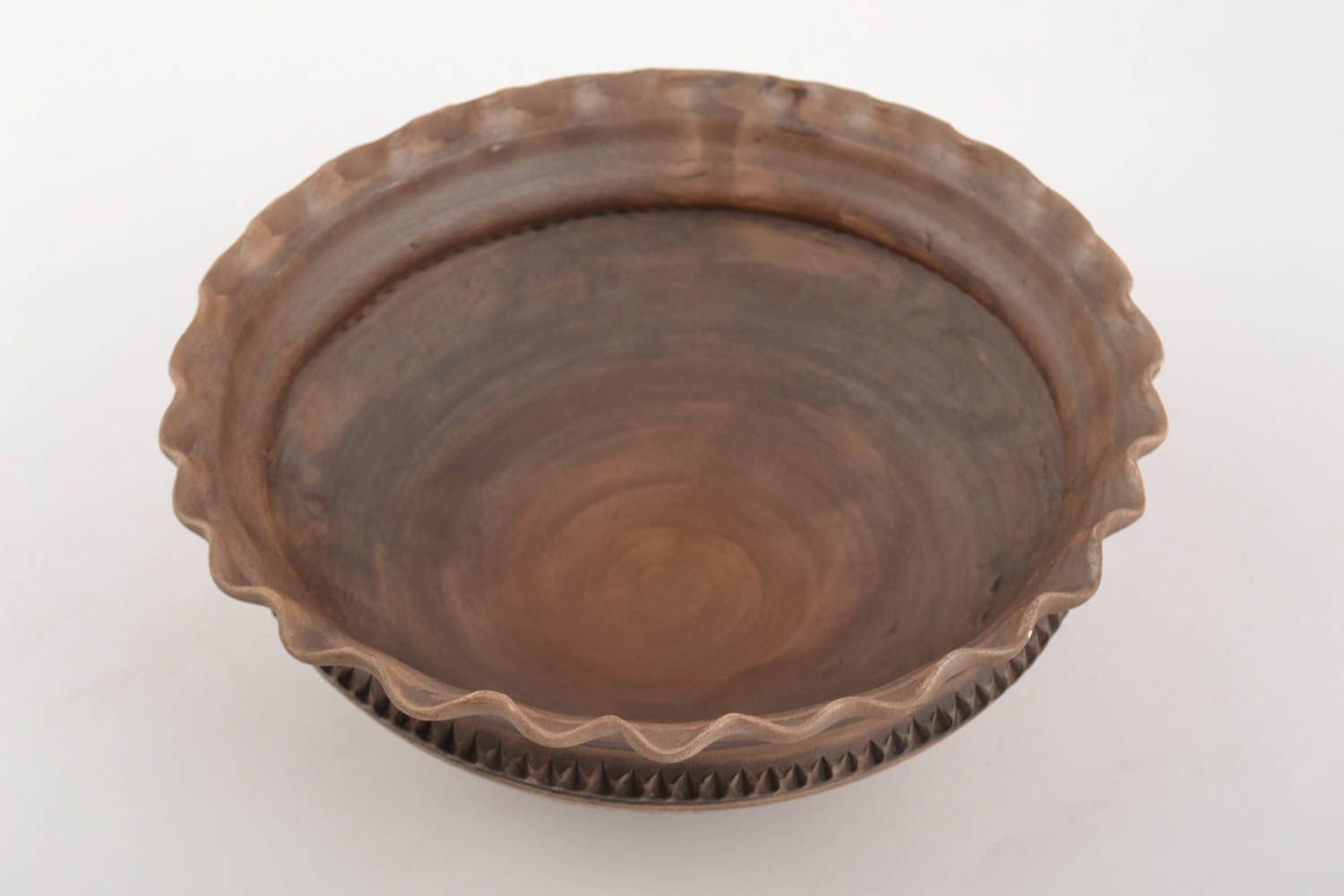 Глиняная миска объемом 2 литра коричневая с узорами коричневая ручной работы фото 3