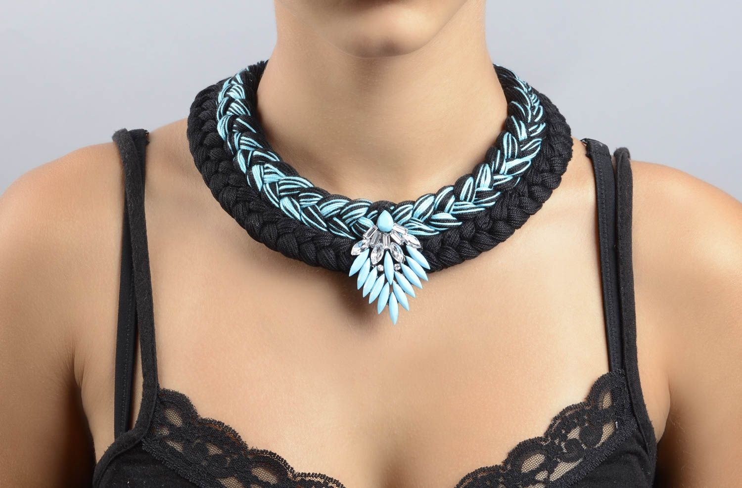 Handmade Halskette für Frauen Stoff Halskette Designer Schmuck schwarz blau foto 5