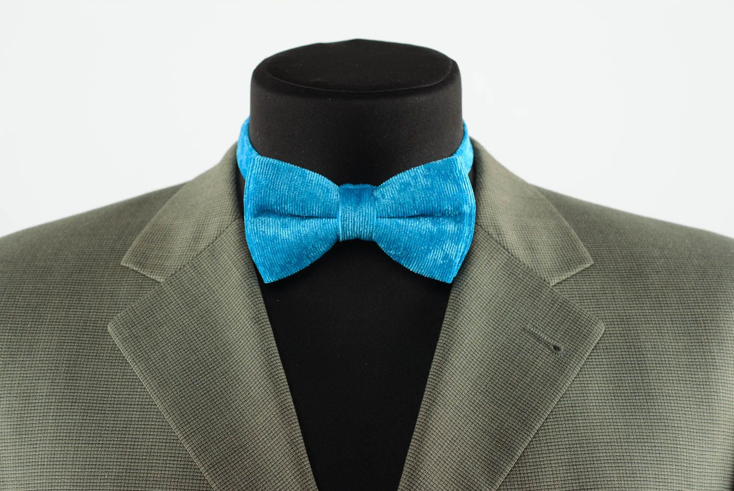 Blue velvet bow tie photo 2