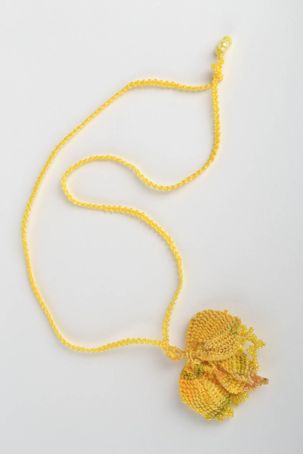 Pendentif jaune Bijou fait main macramé fils perles fleur Cadeau original photo 3