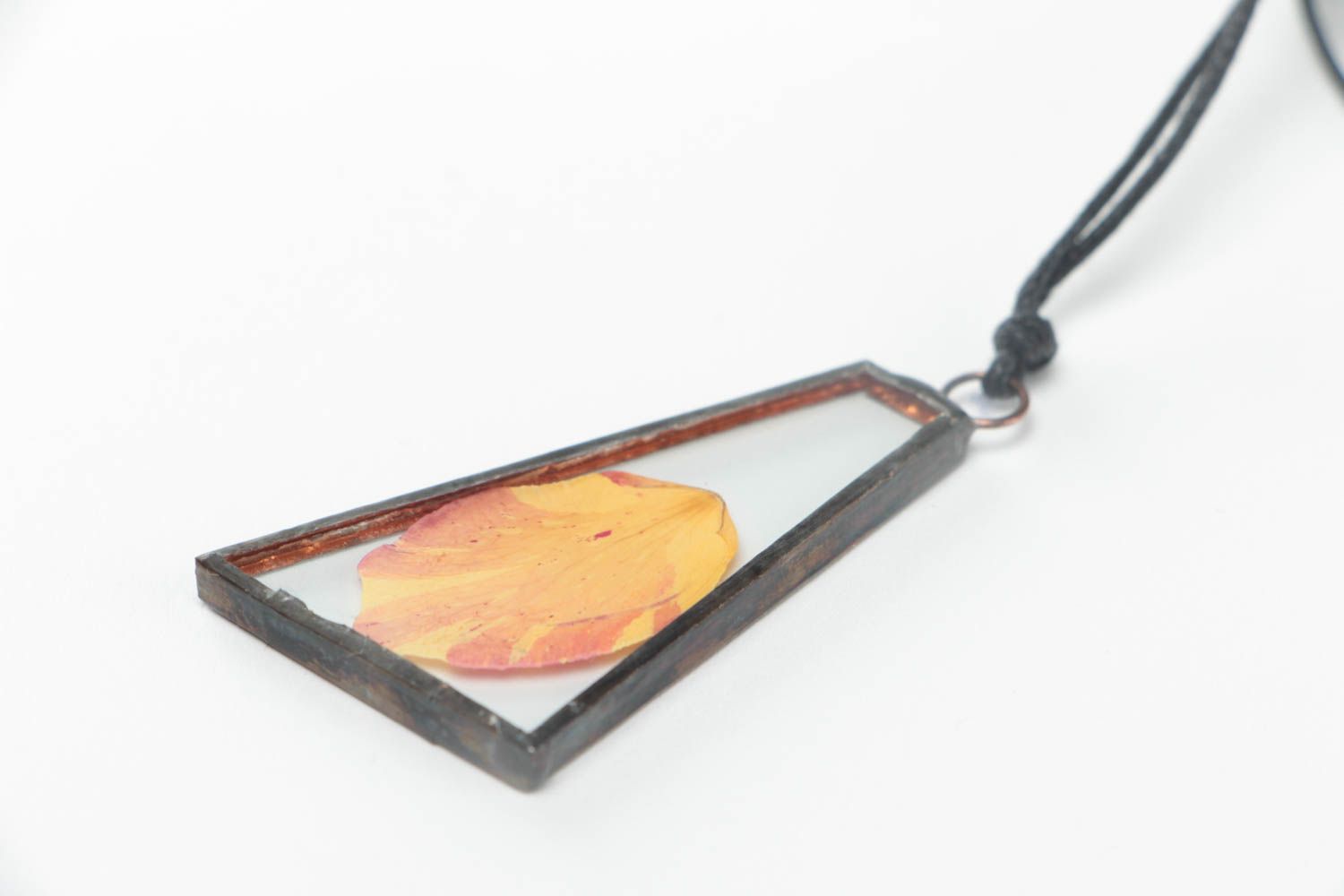 Beautiful handmade designer stained glass pendant with real flower Rose Petal photo 3