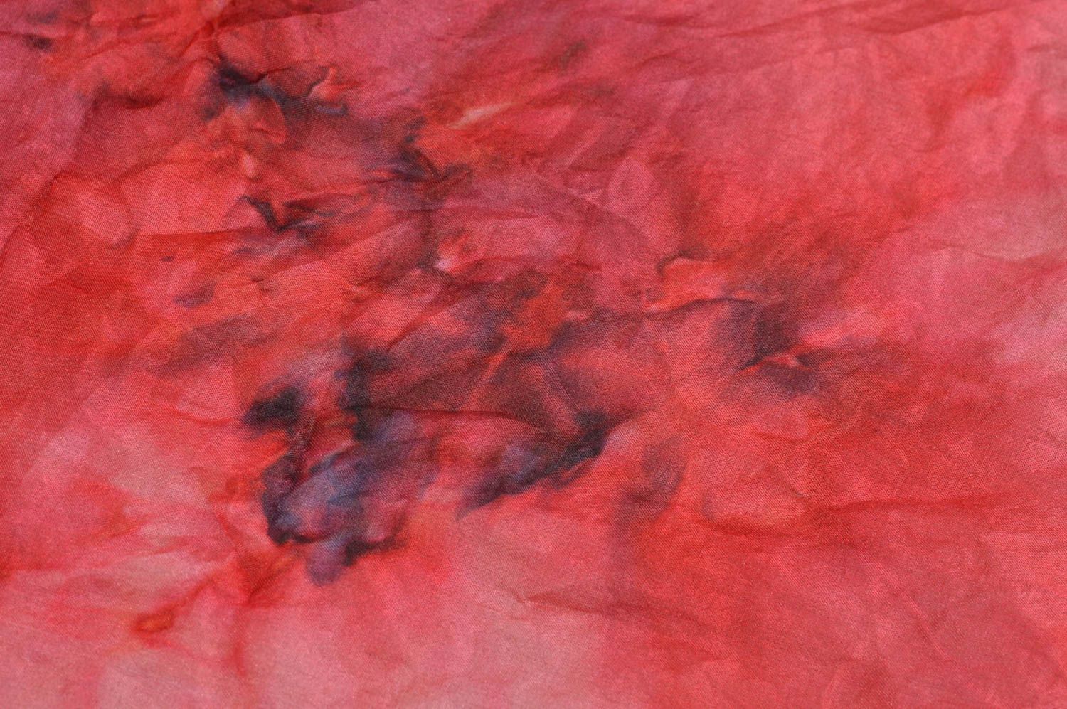 Châle en soie rouge peint de couleurs spéciales technique batik fait main  photo 5