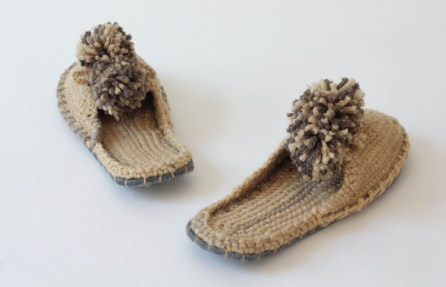 Pantofole da casa fatte a mano di lana naturale da donna belle morbide foto 3