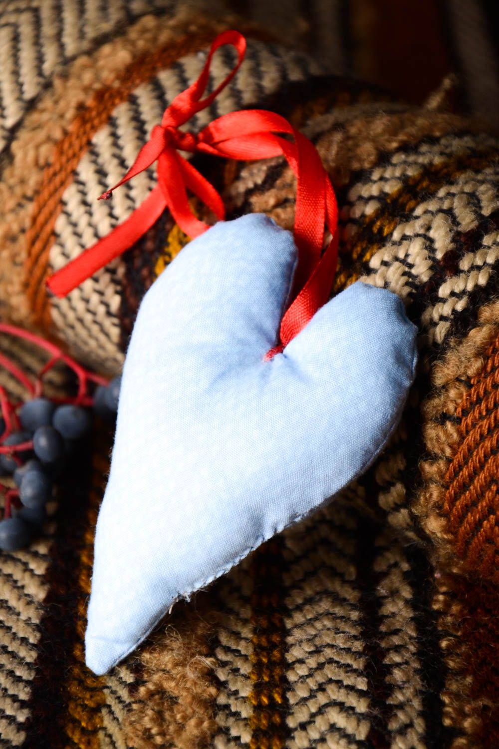 Мягкая игрушка ручной работы сердечко декор для дома мягкая подвеска из ткани фото 1