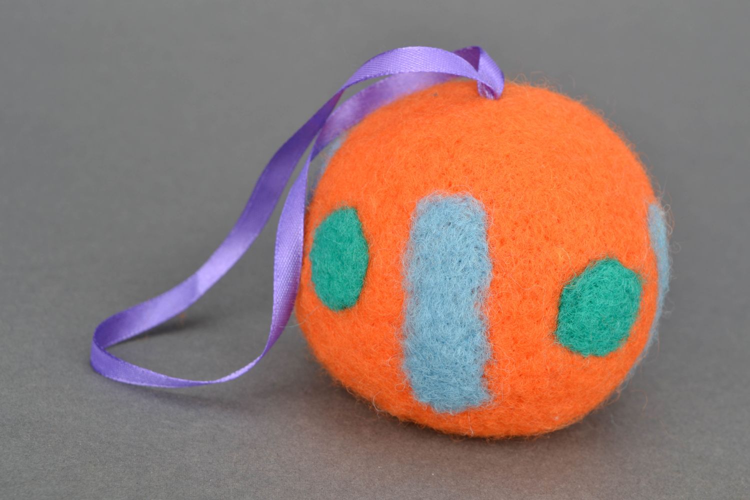 Christmas tree toy felted of wool Ball photo 1