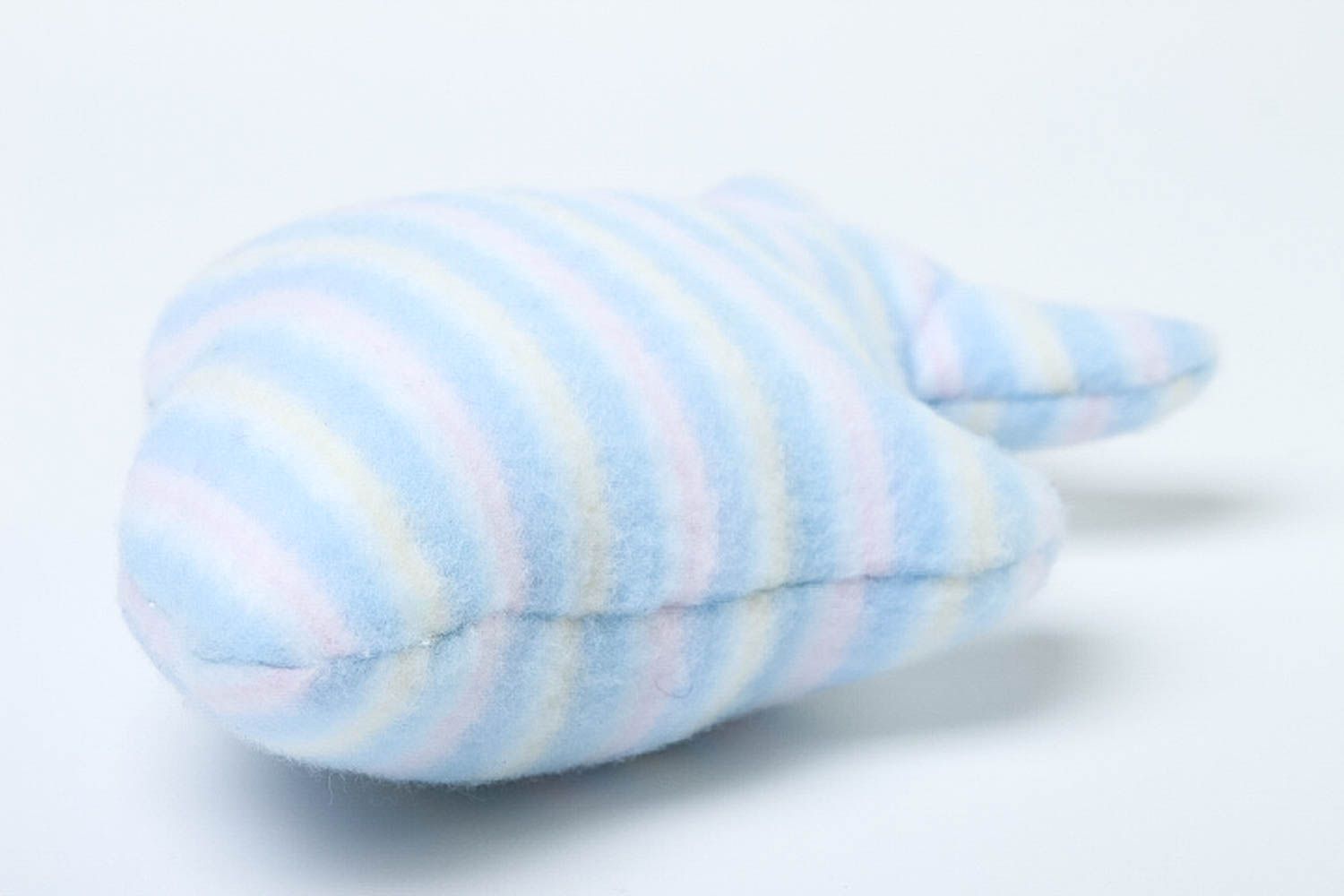 Игрушка из ткани рыбка игрушка ручной работы мягкая игрушка полосатая голубая фото 4