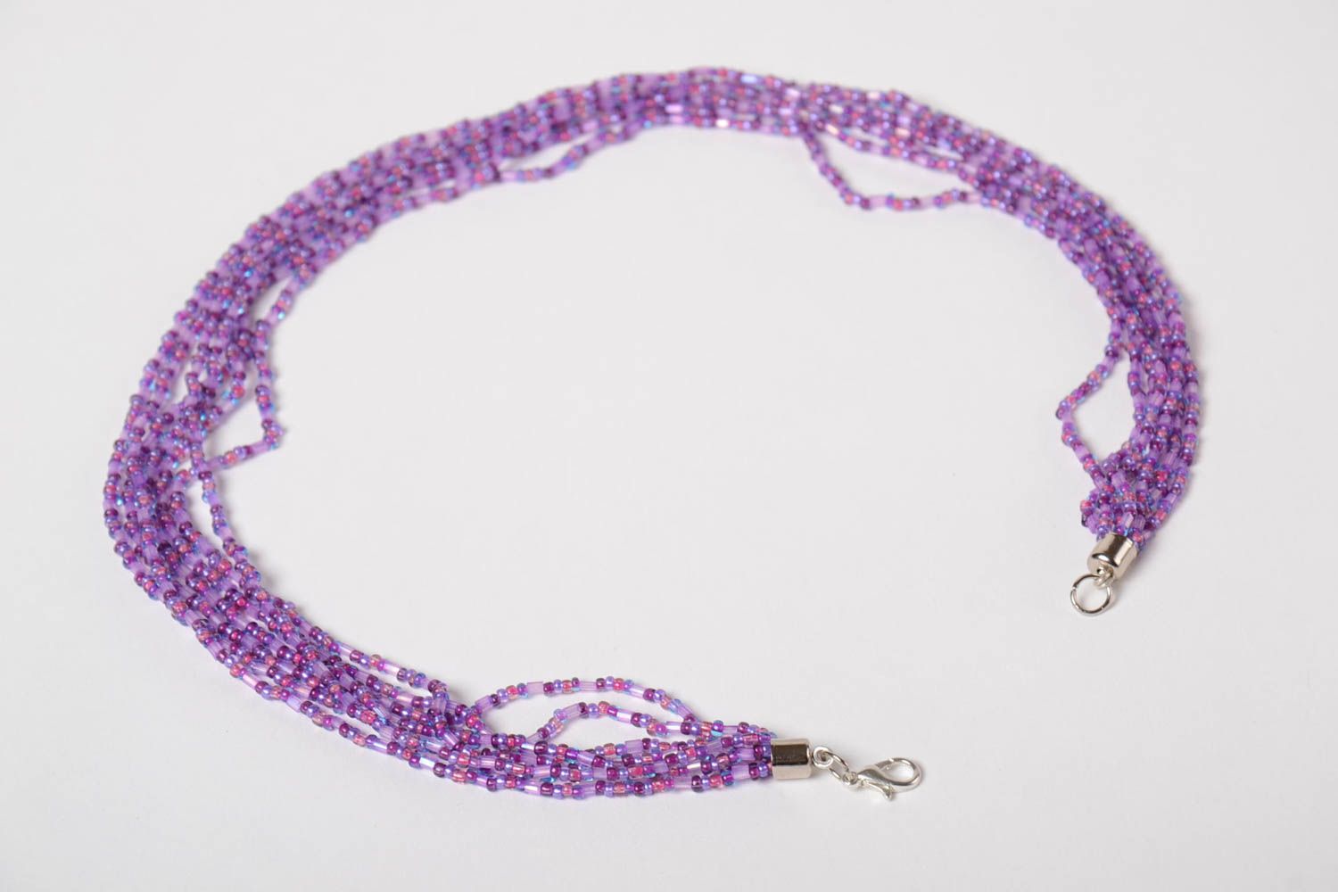 Длинное ожерелье из бисера и стекляруса фиолетовое многорядное ручной работы  фото 5