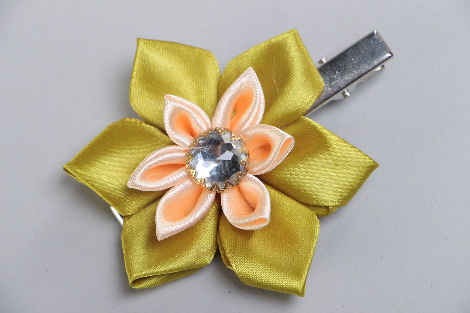 Festive handmade children's kanzashi satin ribbon flower hair clip photo 2