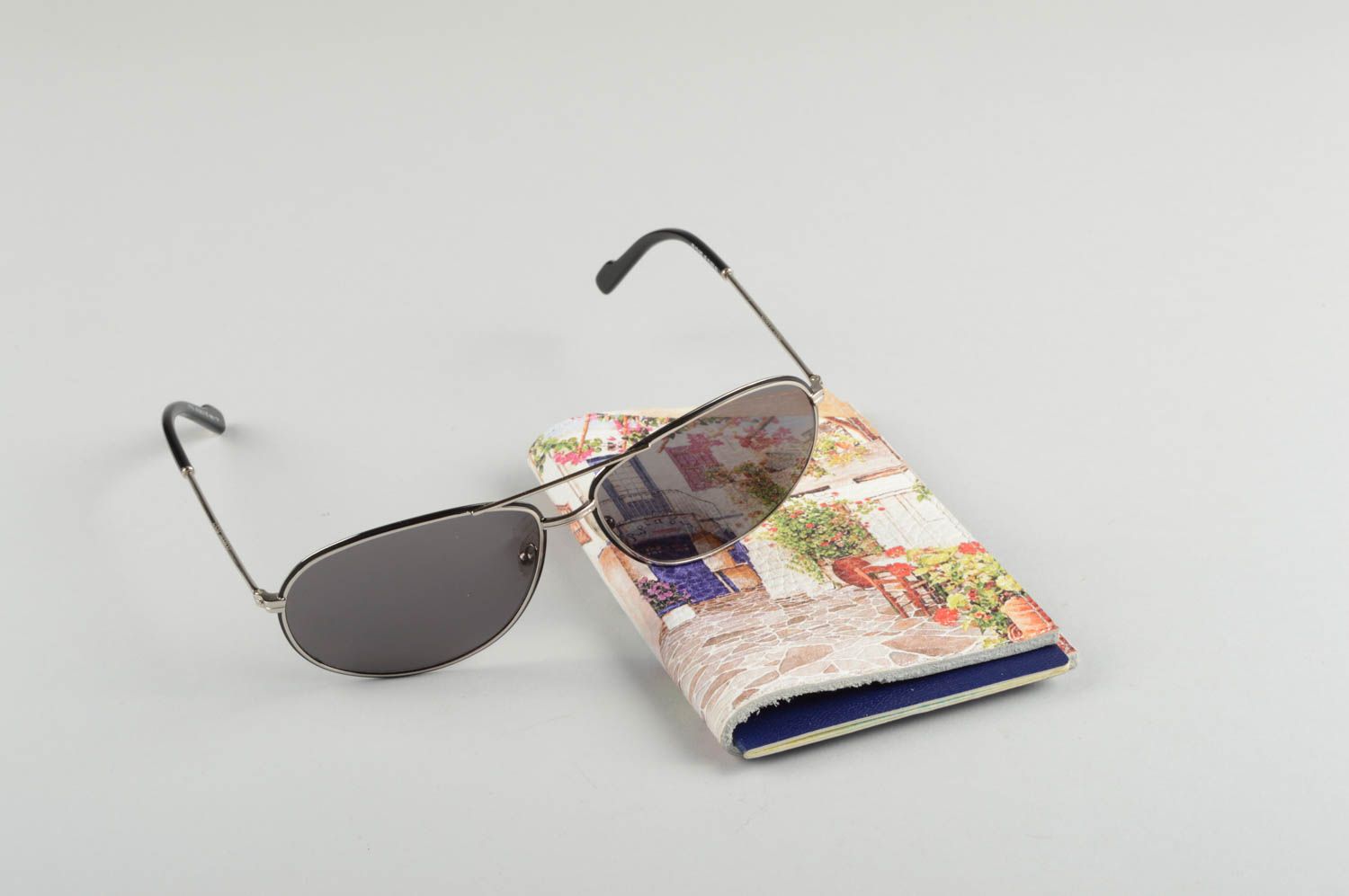 Funda de cuero para pasaporte hecha a mano regalo original accesorio de moda foto 1