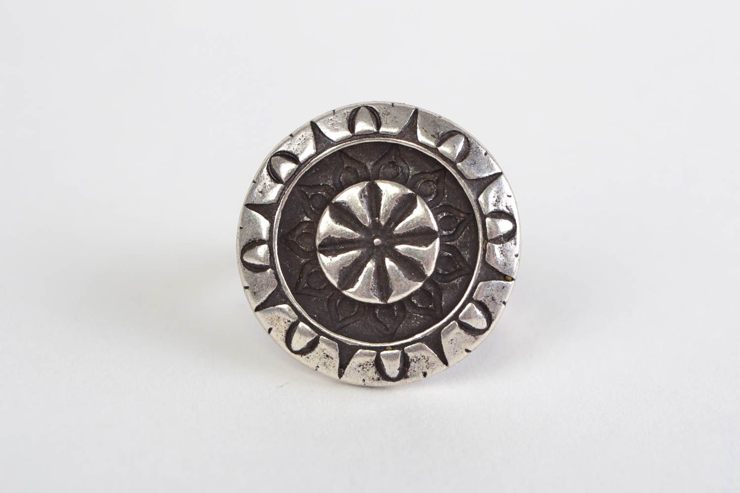 Металлическое кольцо из ЦАМа ручной работы круглое с регулируемым размером фото 3