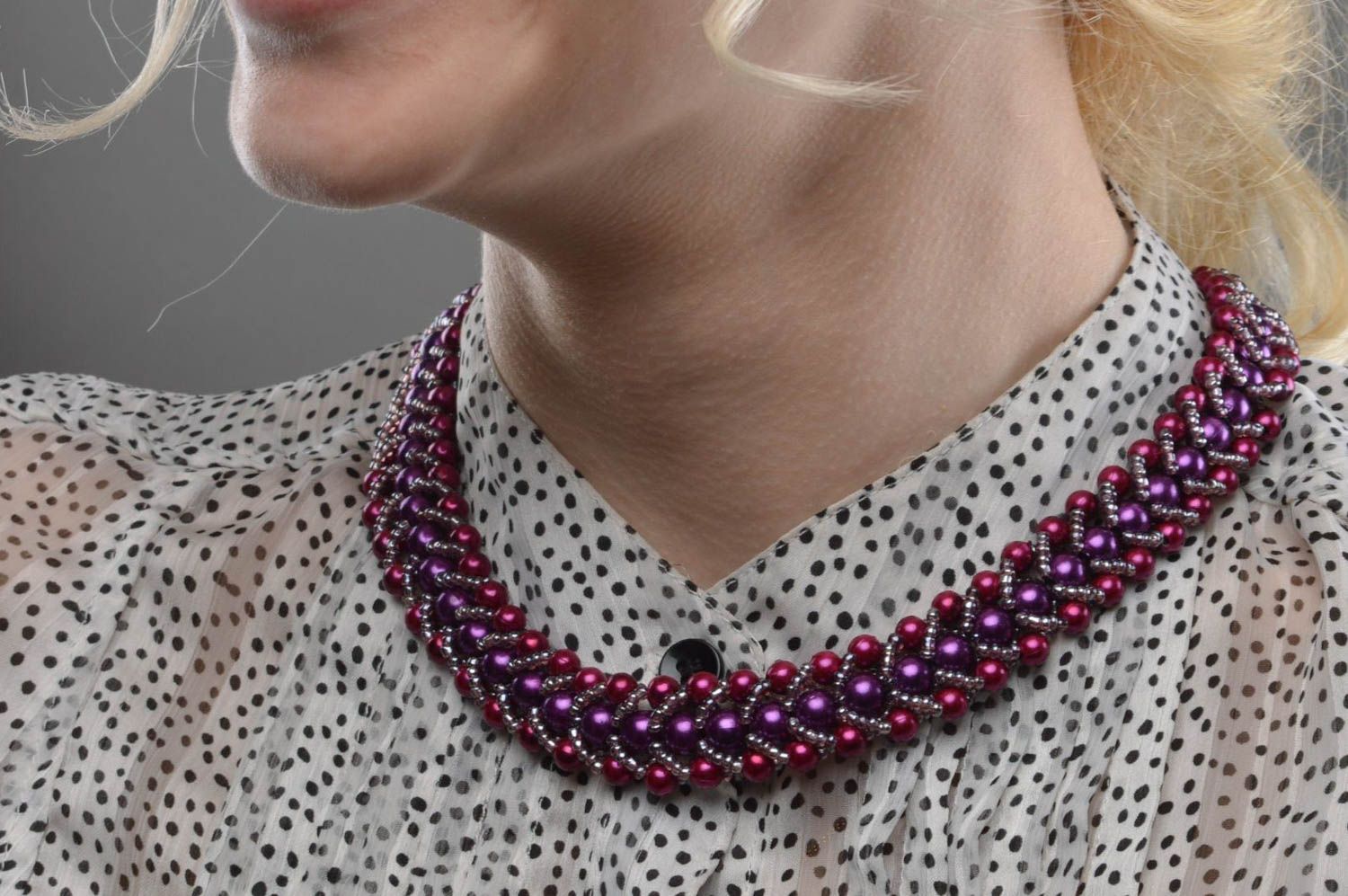 Collier en perles fantaisie et perles de rocaille fait main violet-framboise photo 5