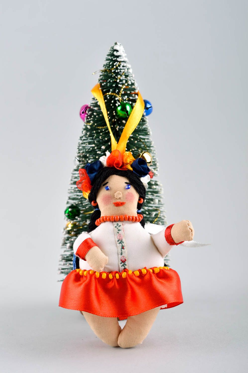 Новогодняя игрушка ручной работы новогодний декор елочная игрушка куколка фото 1