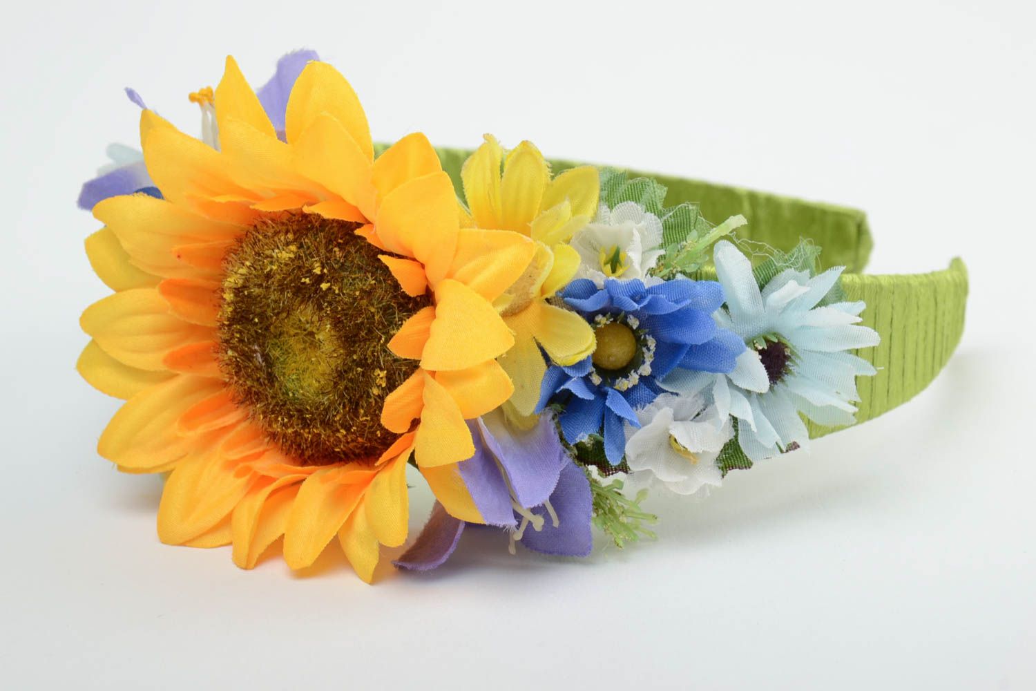 Handmade stylish colorful decorative headband with artificial field flowers photo 4
