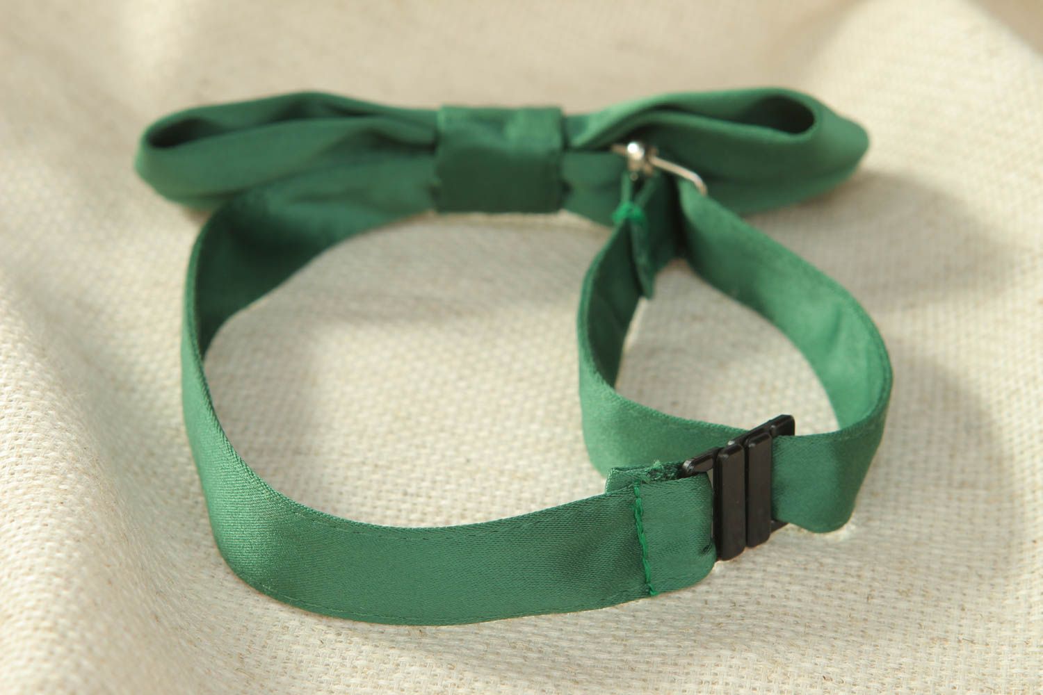 Green satin fabric bow tie photo 3