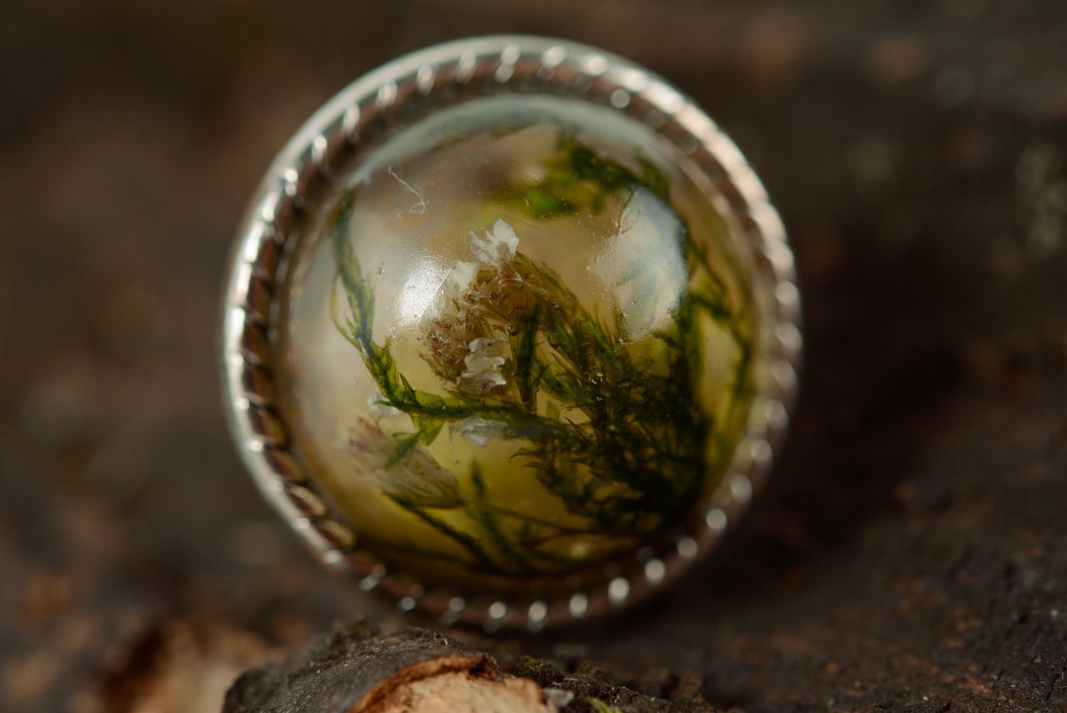Round handmade ring with real plants coated with epoxy Moss and Yarrow photo 3