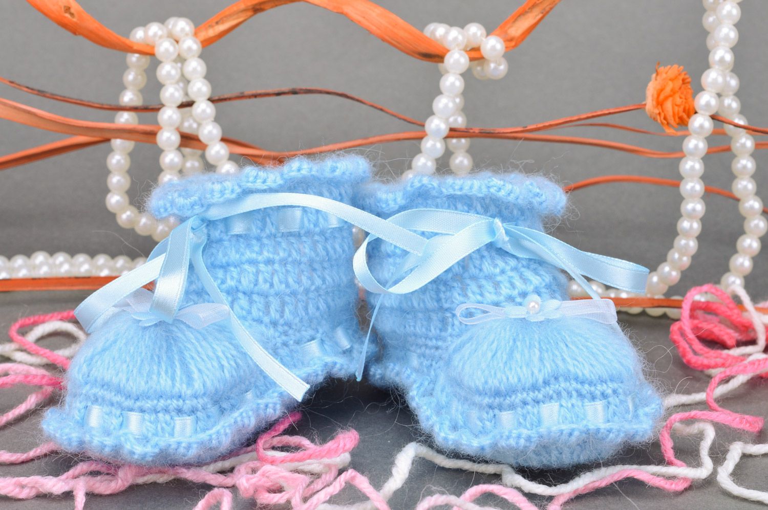 Chaussons de bébé bleu clair tricotés en acrylique faits main pour fille photo 1