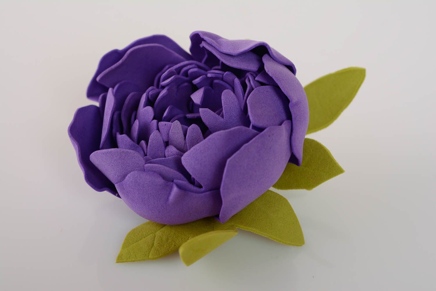 Broche et barrette en foamiran faite main en forme de fleur éclatante violette photo 1