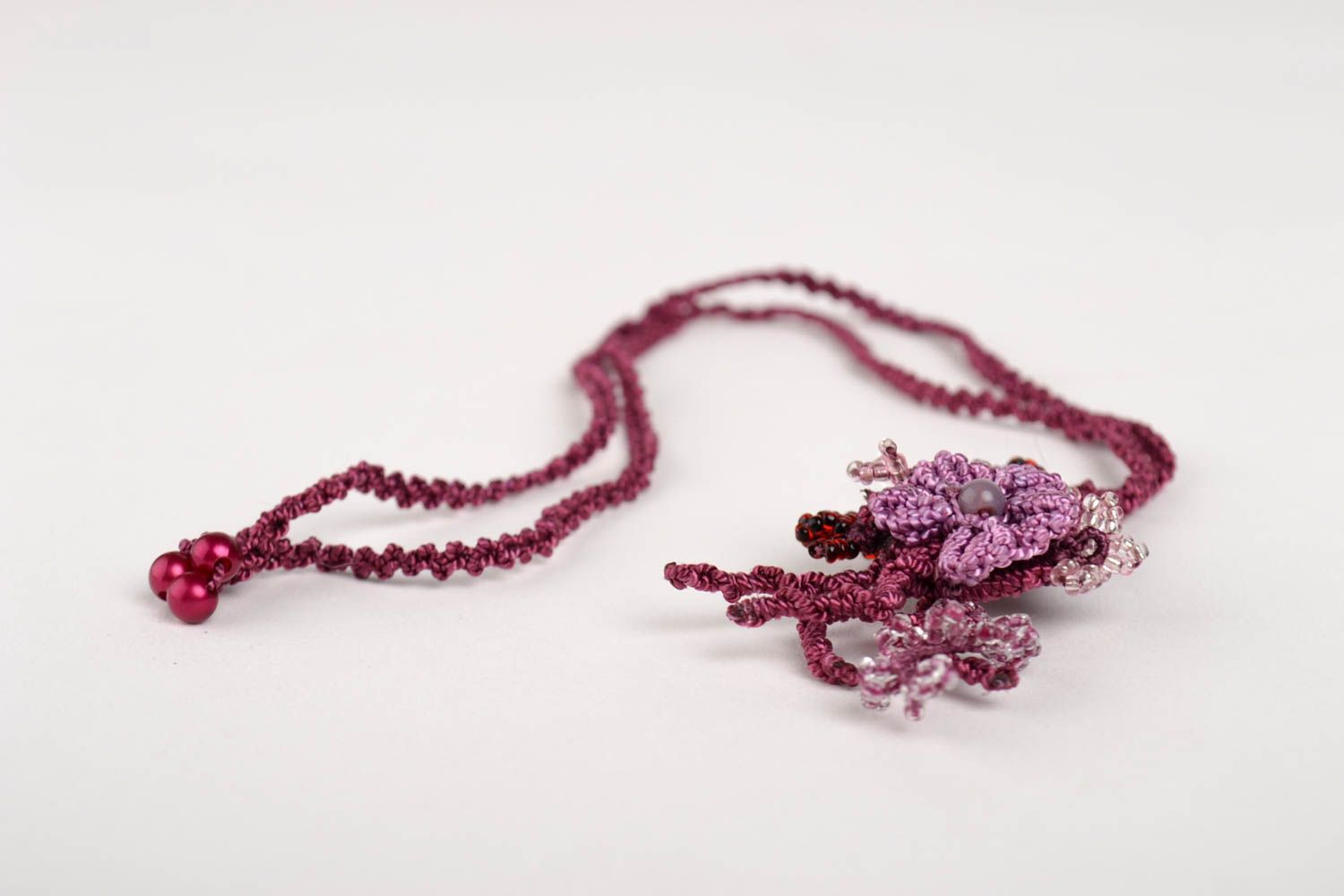 Collar artesanal de hilos color ciruela accesorio para mujeres regalo original foto 4