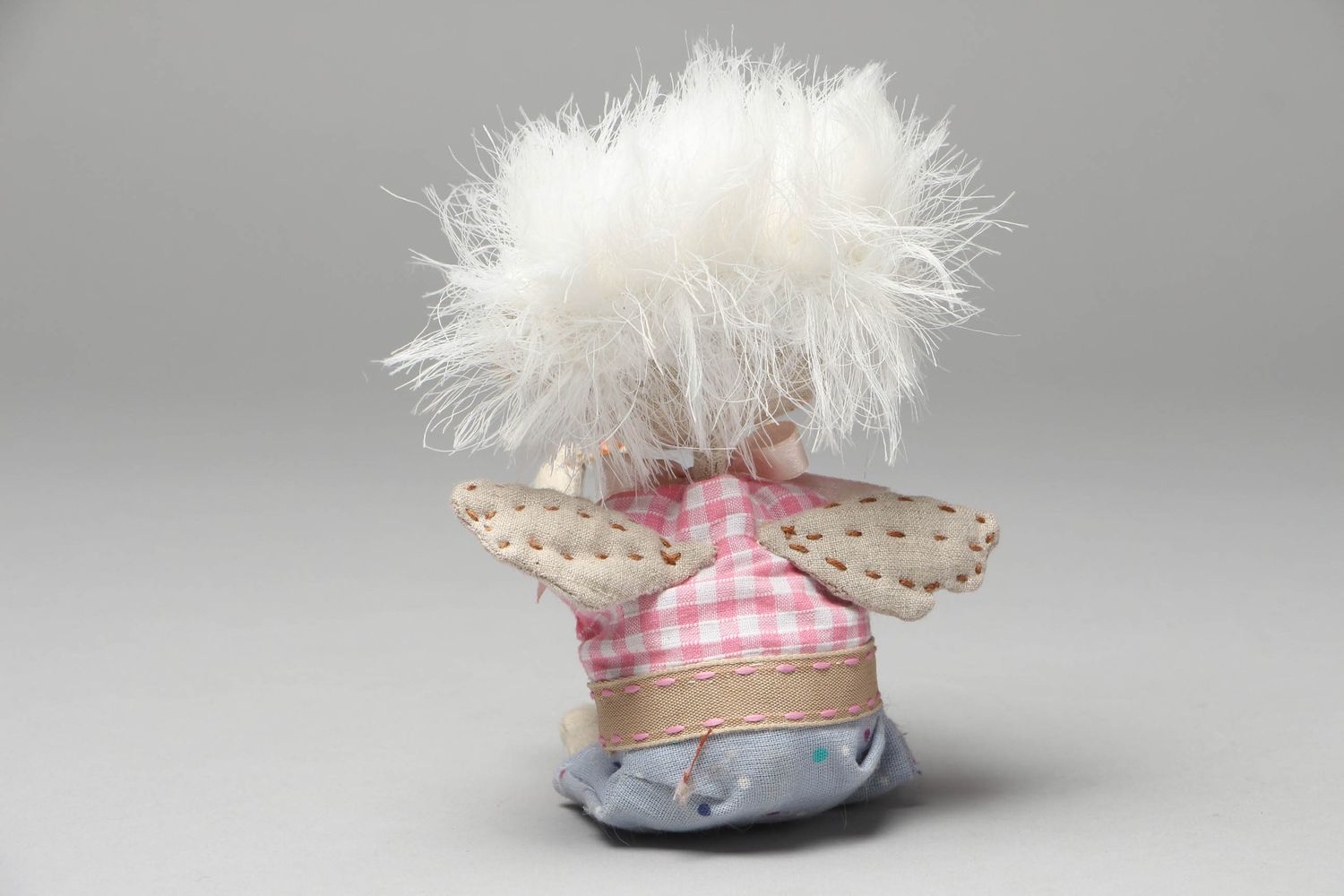 Авторская мягкая кукла из натуральных тканей Ангел с сердечком фото 3