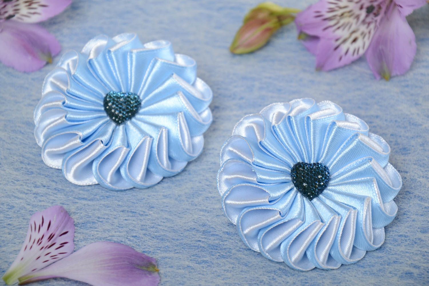 Élastiques à cheveux fleurs bleues 2 pièces rubans de satin faits main photo 1