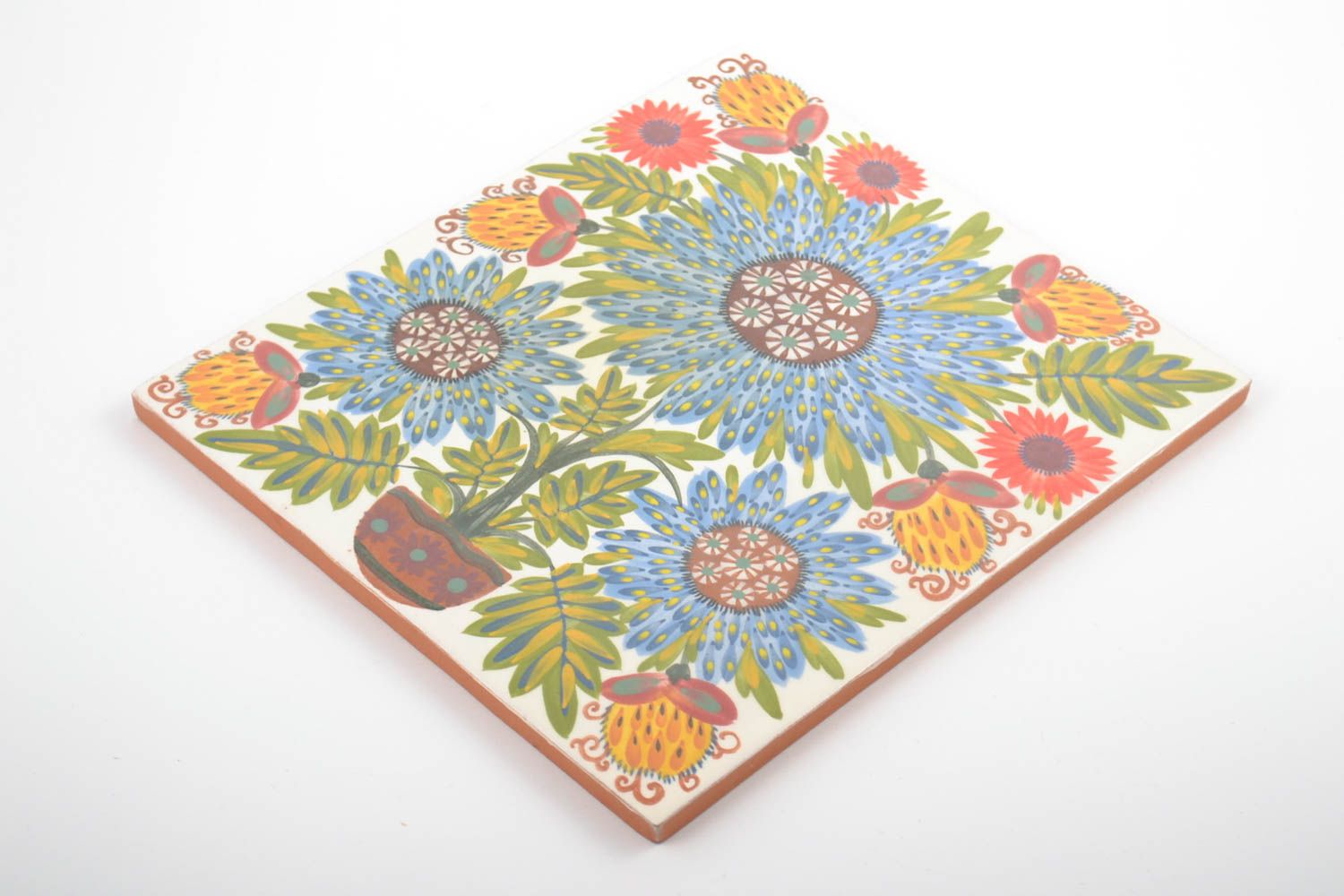 Kleine schöne dekorative Wandplatte aus Ton mit Blumenmuster und Glasur für Deko foto 4