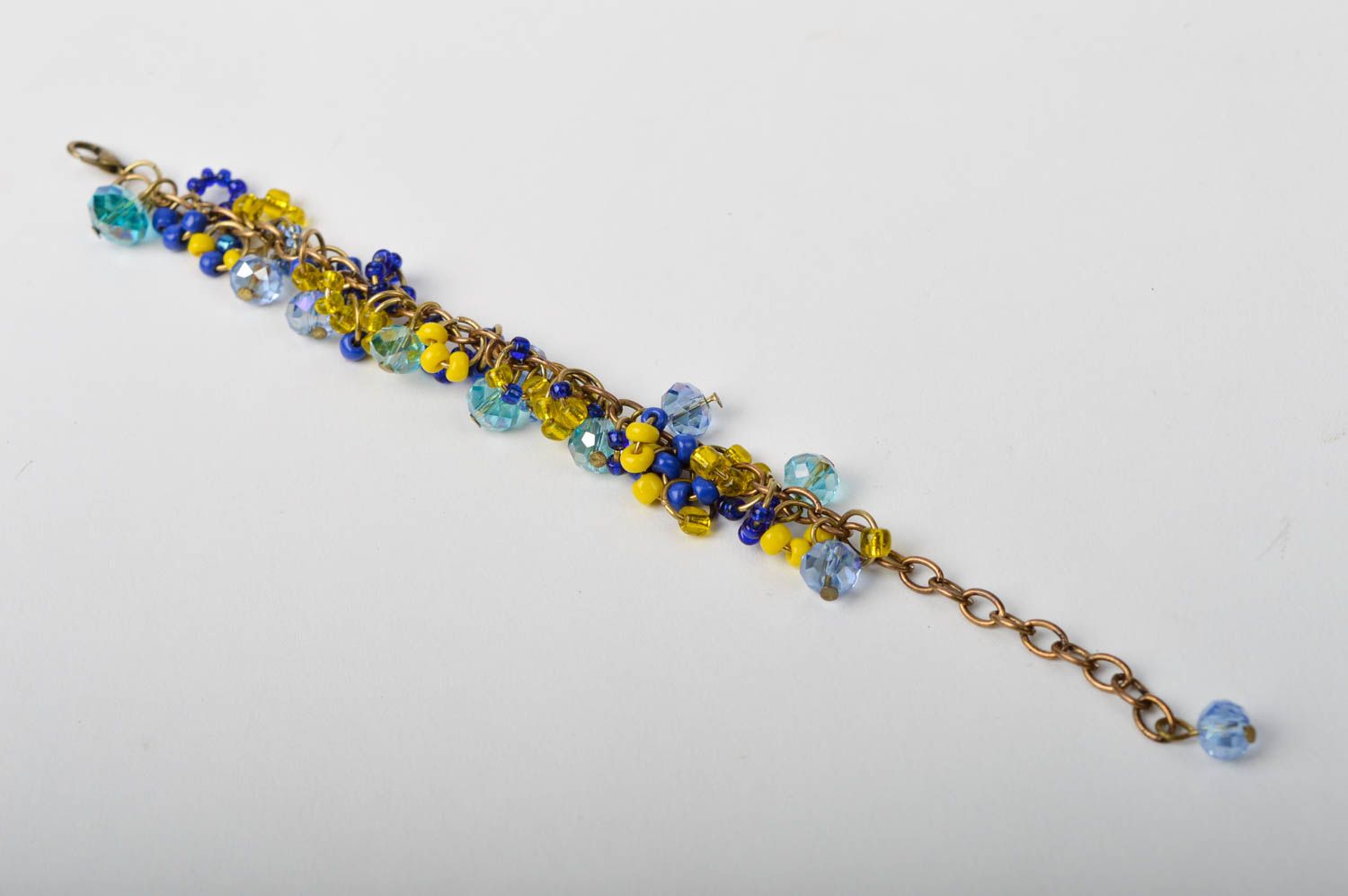 Браслет ручной работы украшение из бисера яркий браслет на руку сине-желтый фото 3