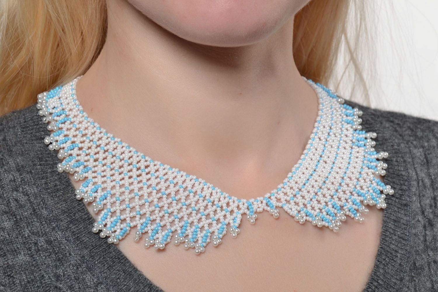 Beaded collar with a blue border photo 5