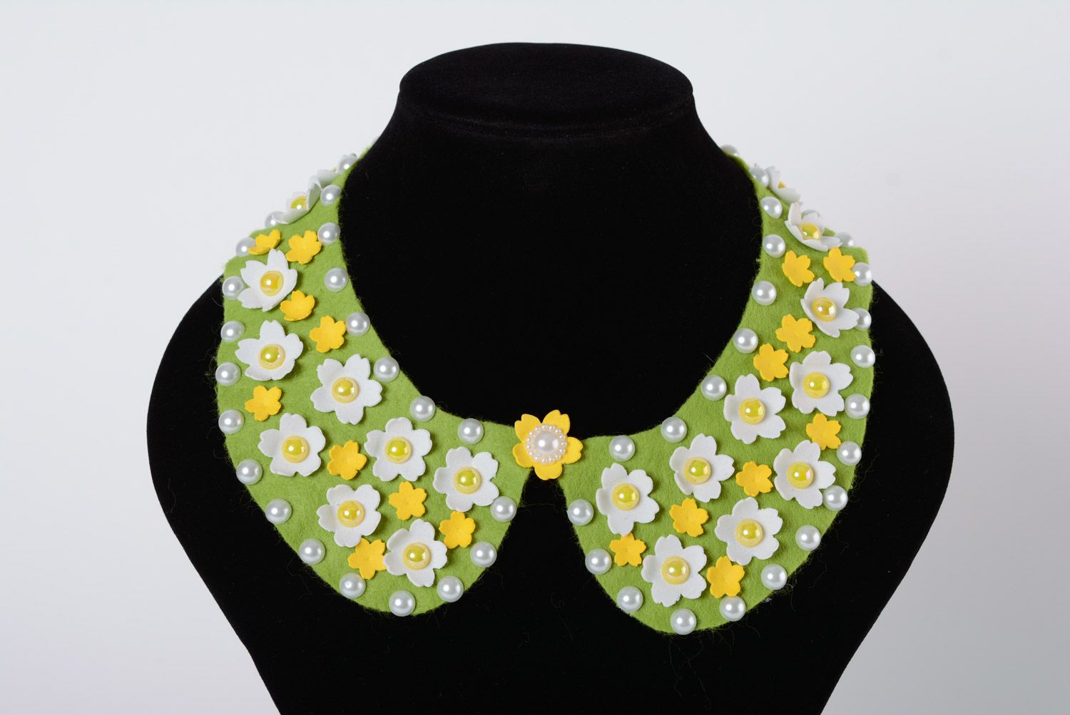 Women's handmade evening design felt flower necklace with beads photo 1