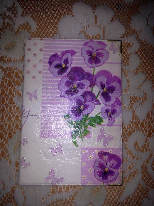 Фиолетовая обложка на паспорт с принтом из кожзаменителя красочная фото 2