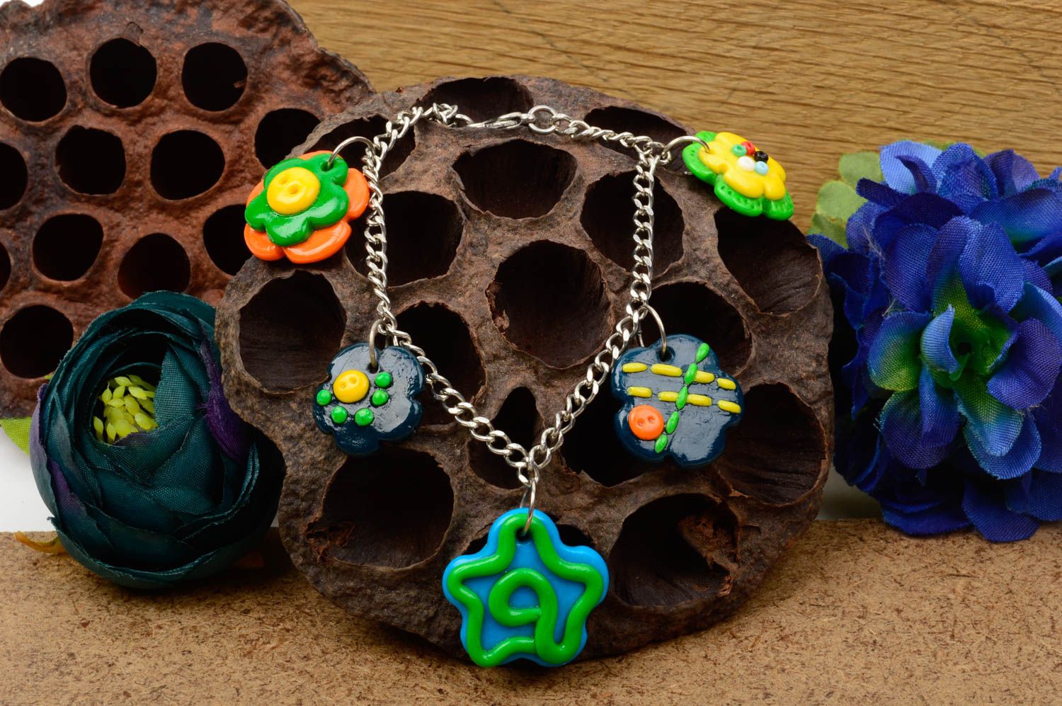 Яркий браслет ручной работы украшение из полимерной глины браслет с цветами фото 1