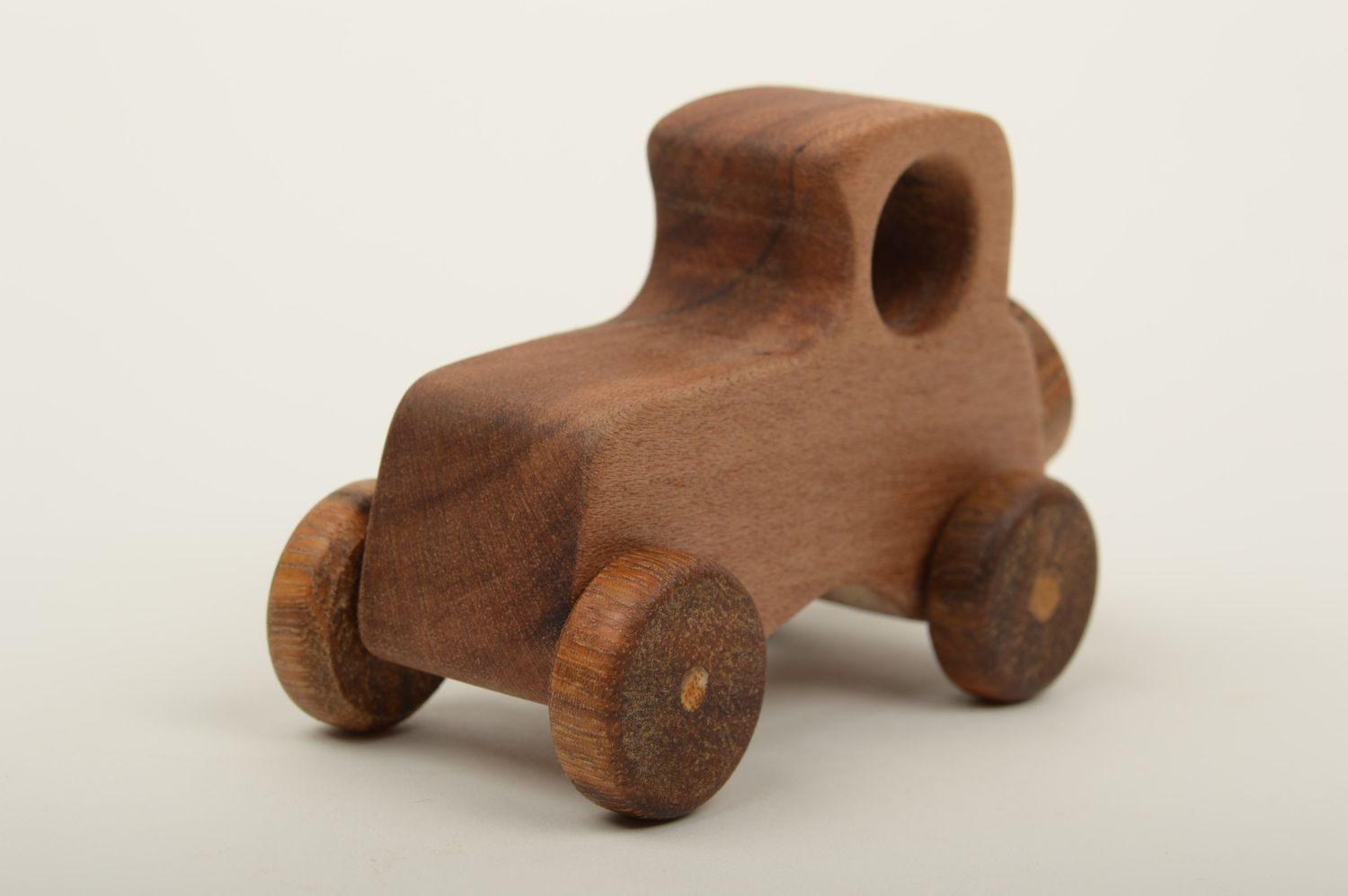 Jouet voiture en bois naturel fait main poli original Cadeau pour enfant photo 1