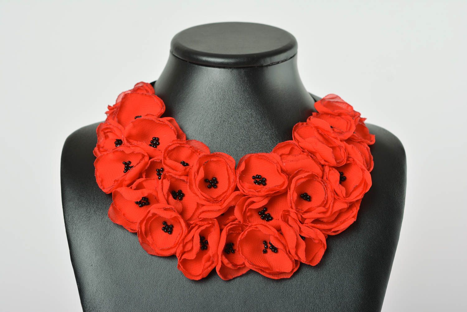 Handmade red beautiful necklace stylish bright accessory summer necklace photo 2