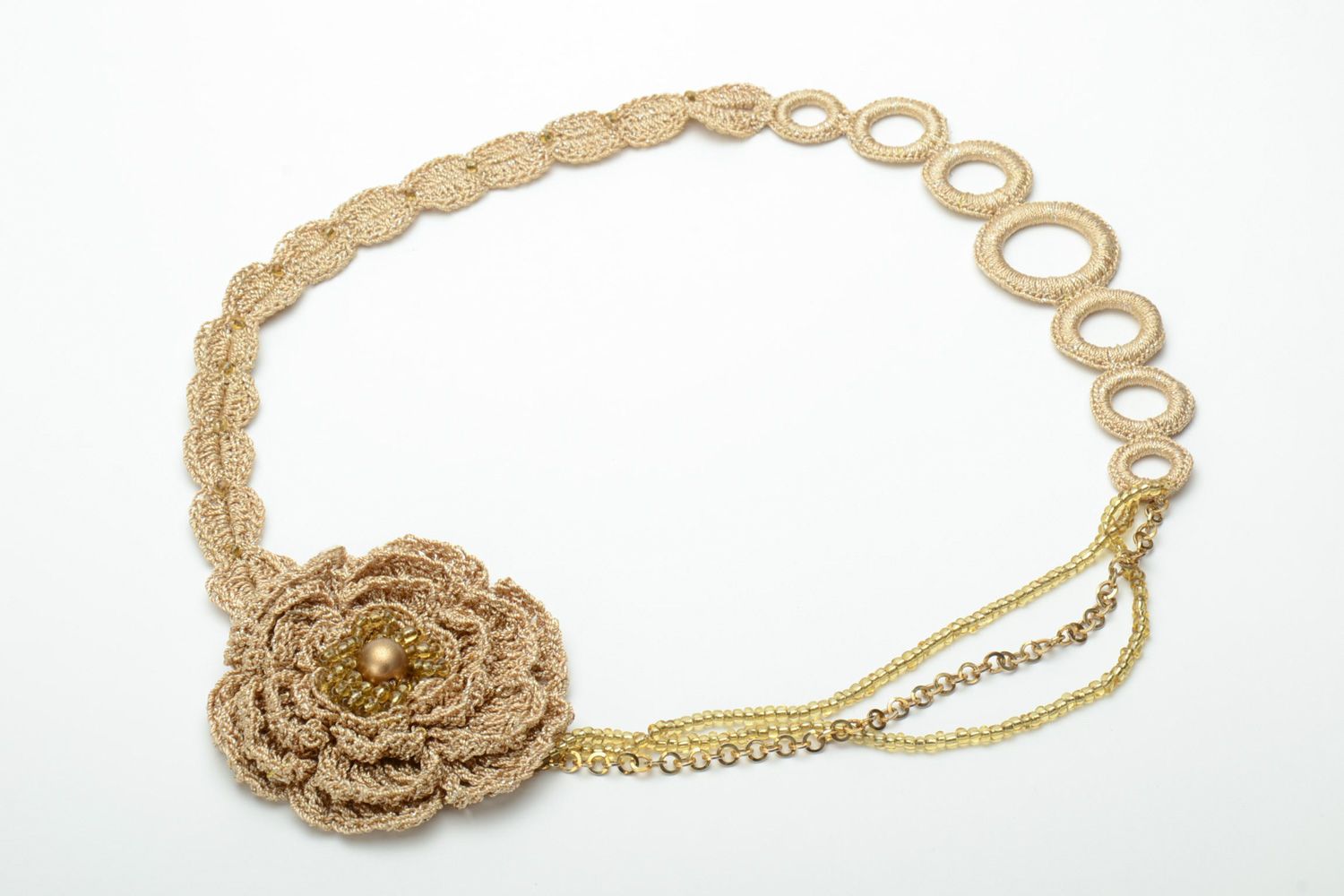 Beige lange handgehäkelte Textil Halskette mit Blume und Glasperlen für Frauen foto 2