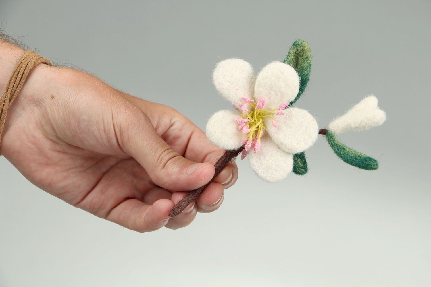 Broche faite main en laine Fleur photo 5