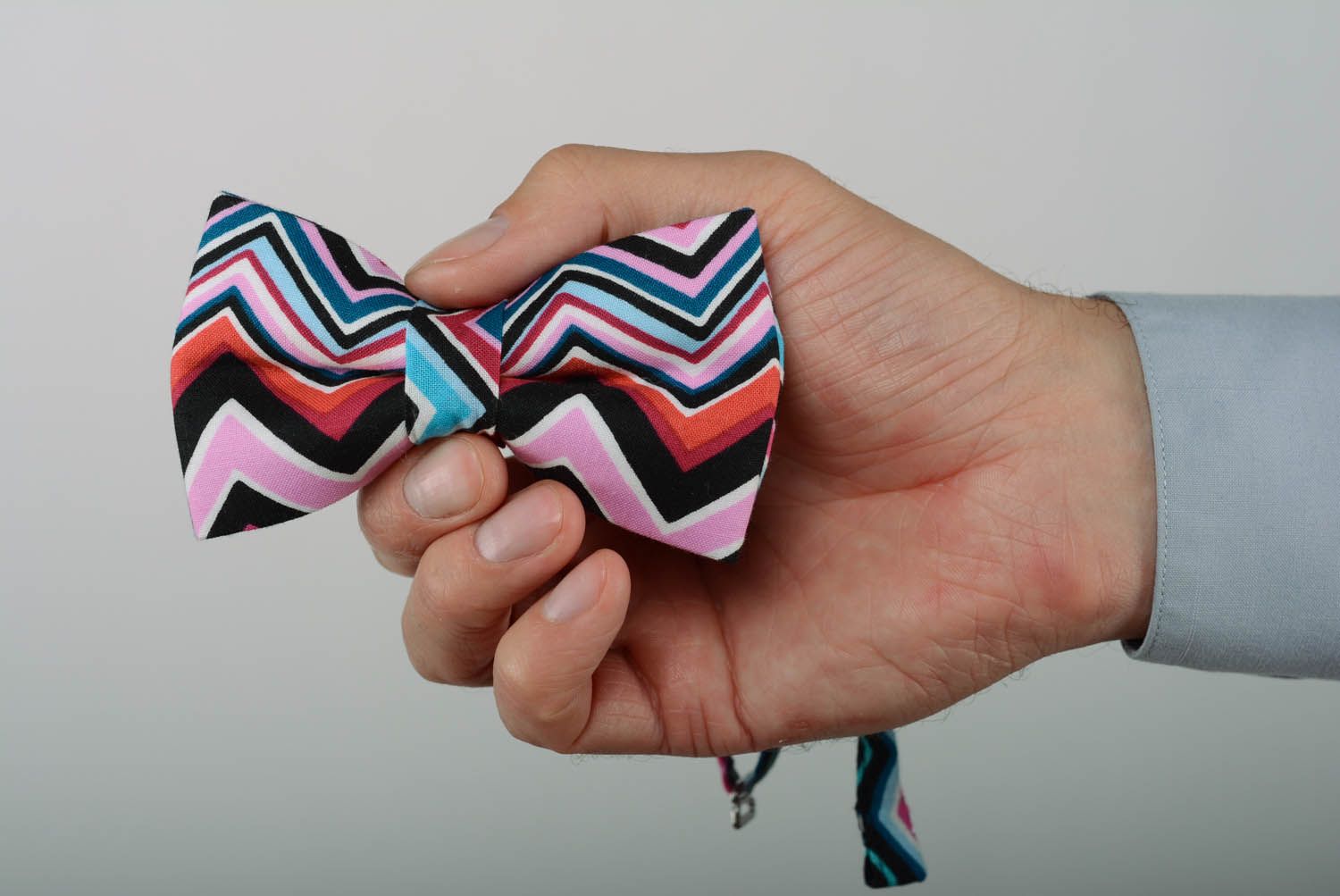 Gravata borboleta feita de algodão a mão foto 5