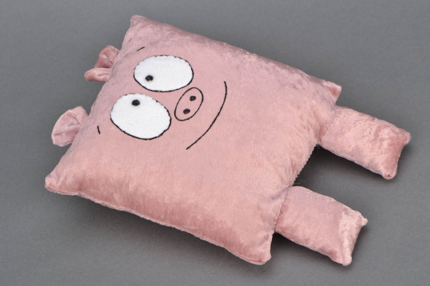 Interior pillow pet in the shape of pig photo 1