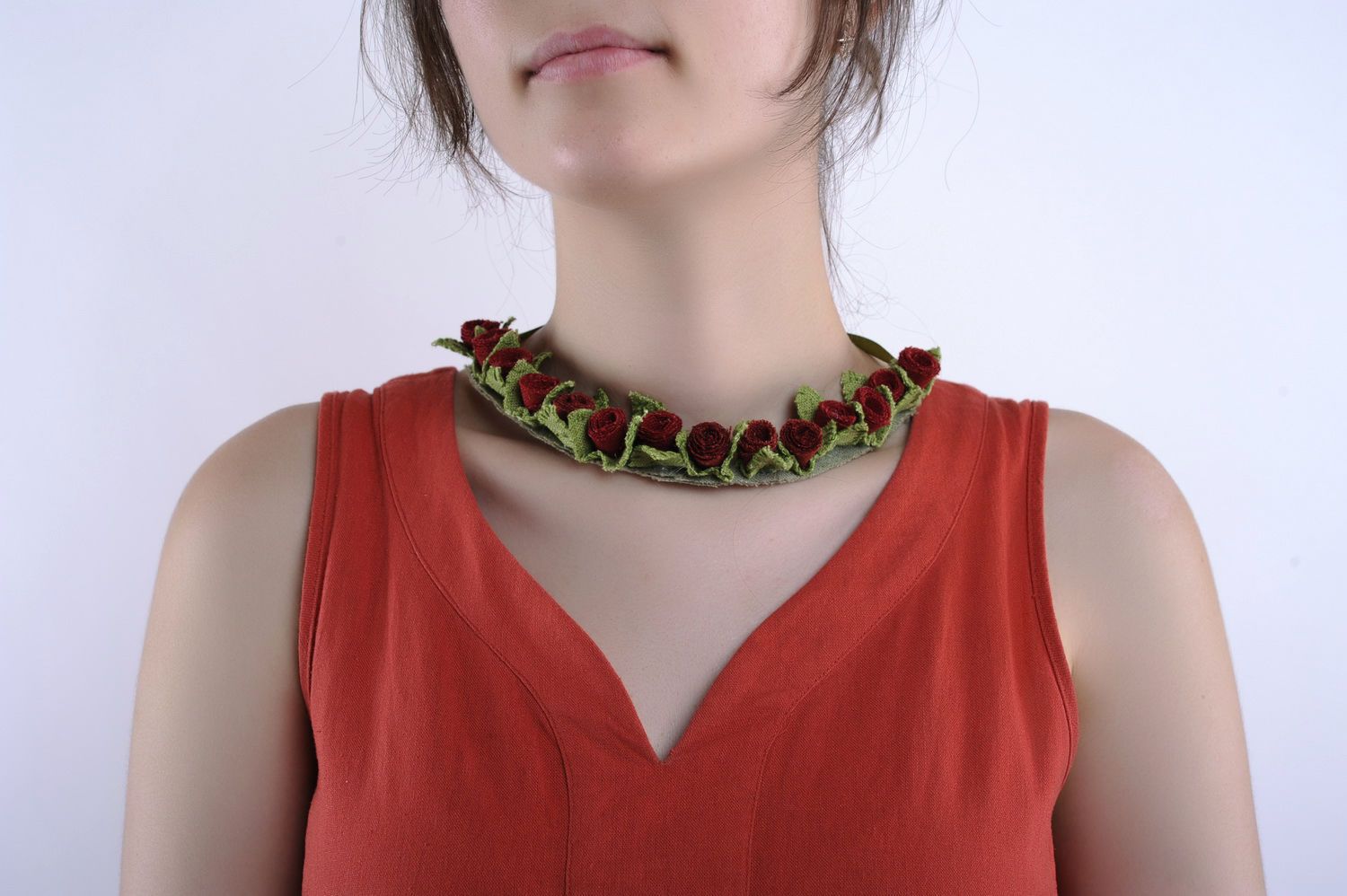 Textile necklace Flowers photo 3