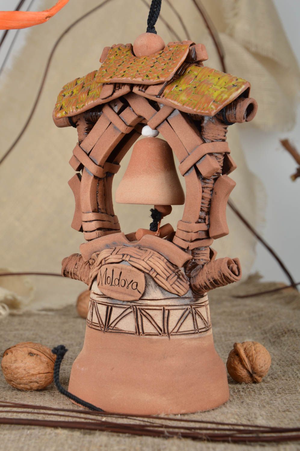Колокольчик из глины в виде домика двойной крупный цветной ручная работа фото 1