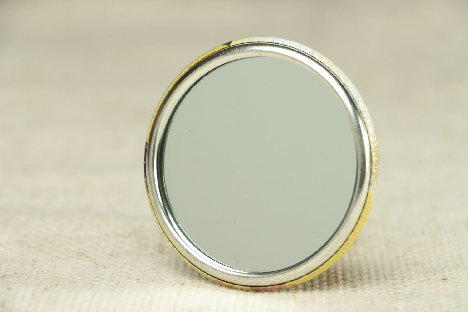 Beautiful pocket mirror photo 3