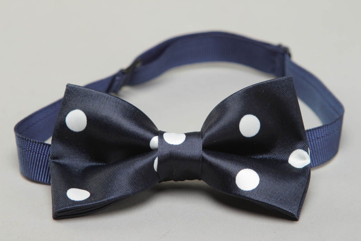 Unusual polka dot fabric bow tie photo 2