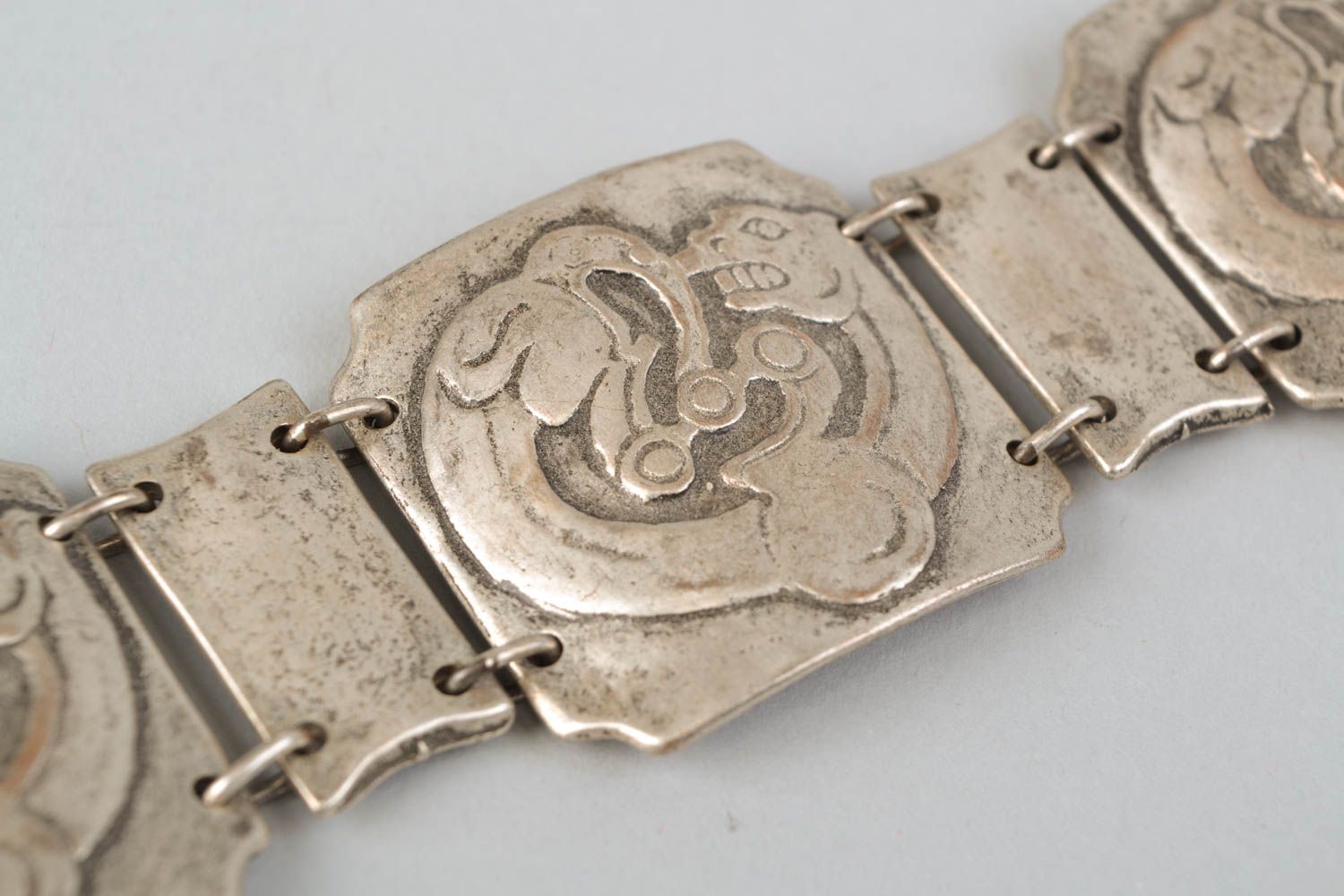 Large bracelet en métal avec design ethnique fait main Panthère pour femme photo 3