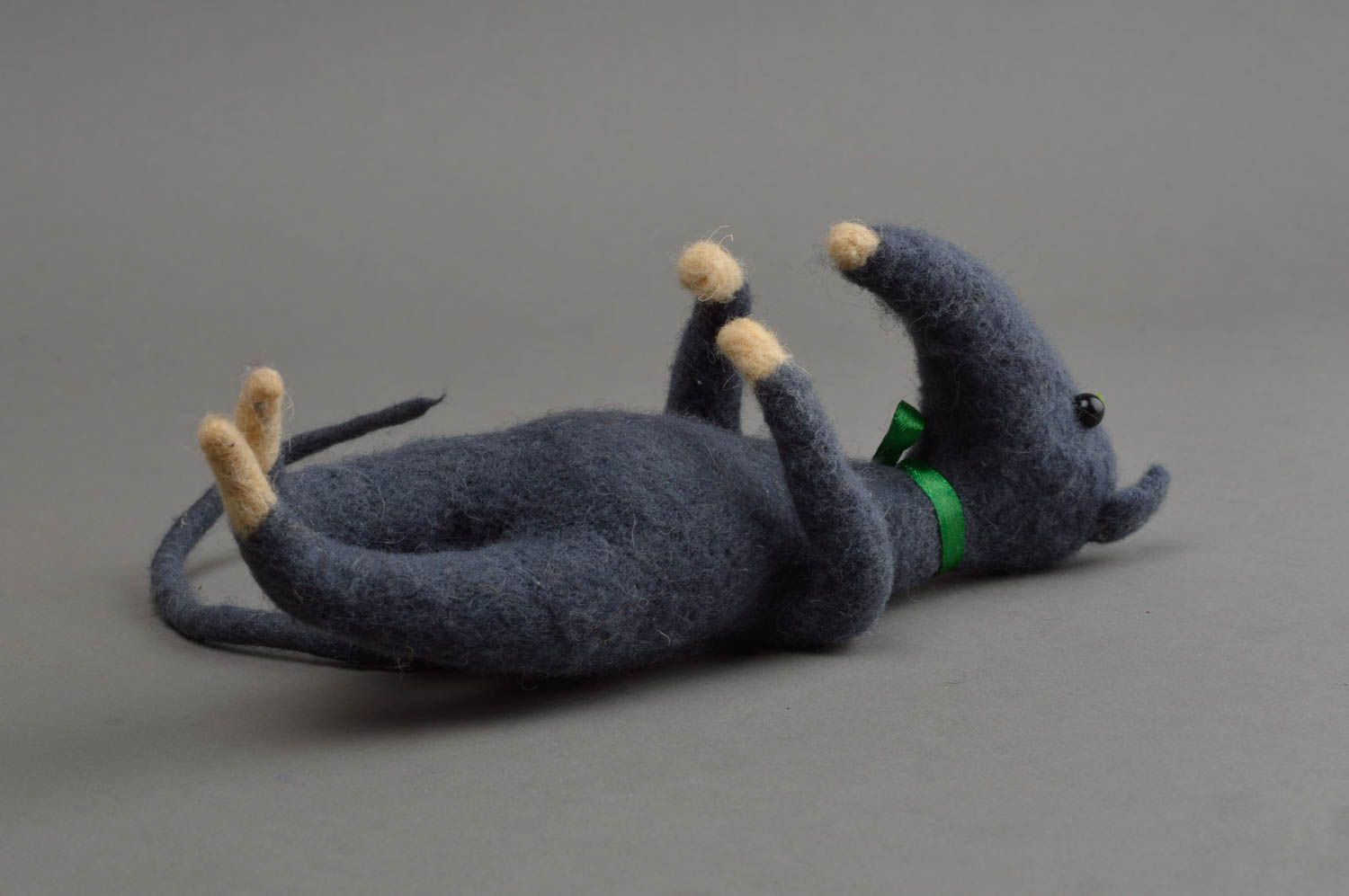 Смешная мягкая игрушка в виде мышки с длинным носом хенд мейд из шерсти подарок фото 3