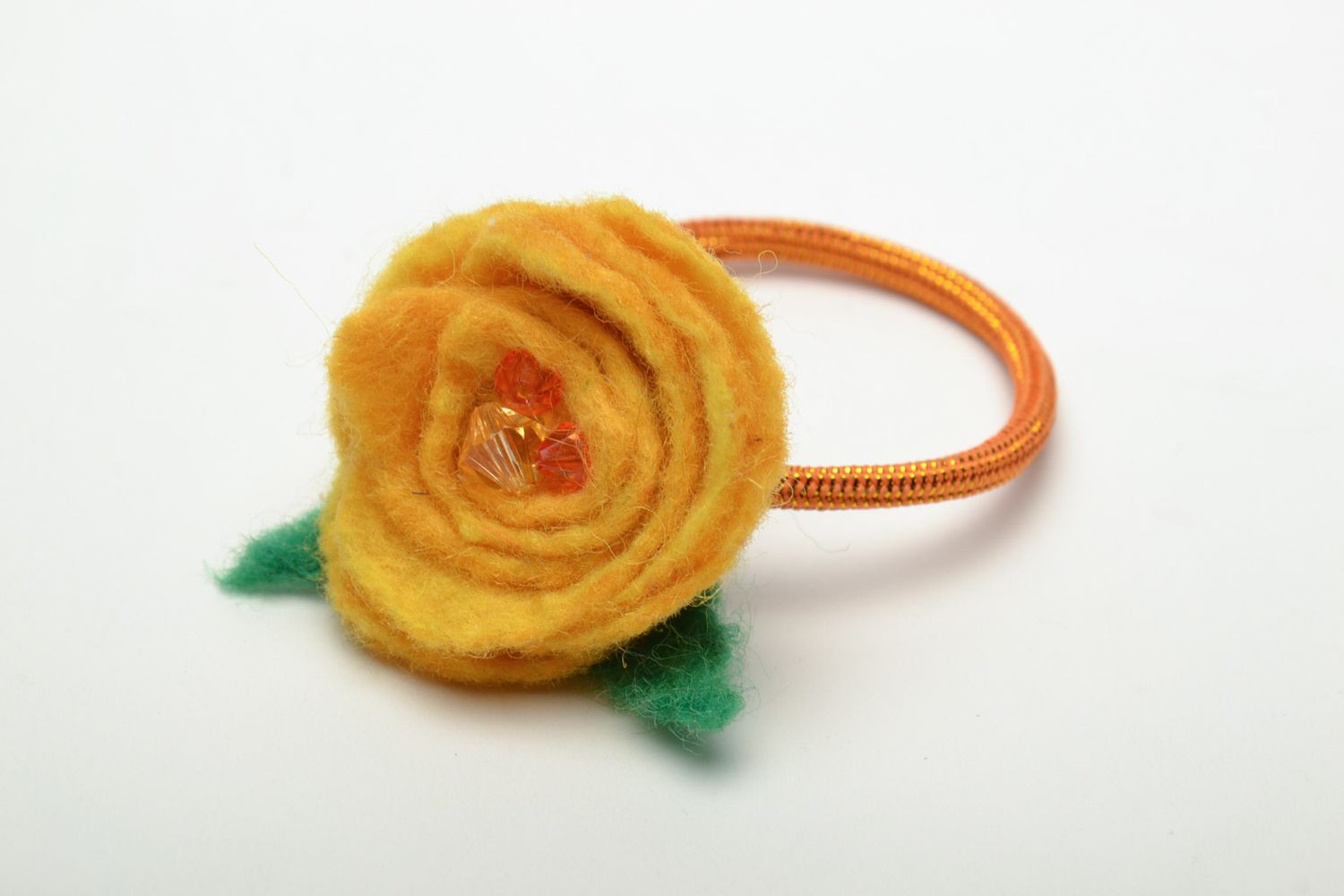 Handmade Haargummi mit Blume und Kristallen aus Filz gelb foto 3