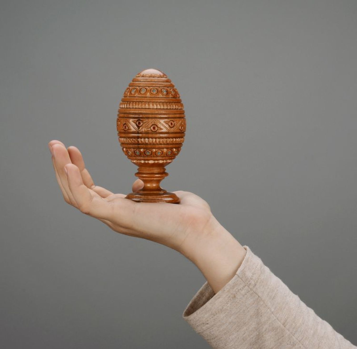 Scatola di legno fatta a mano cofanetto a forma di uovo scrigno intagliato 
 foto 5