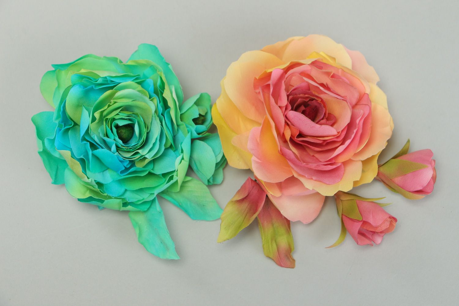 Set de broches de tela hechas a mano para chicas 2 piezas flores foto 1